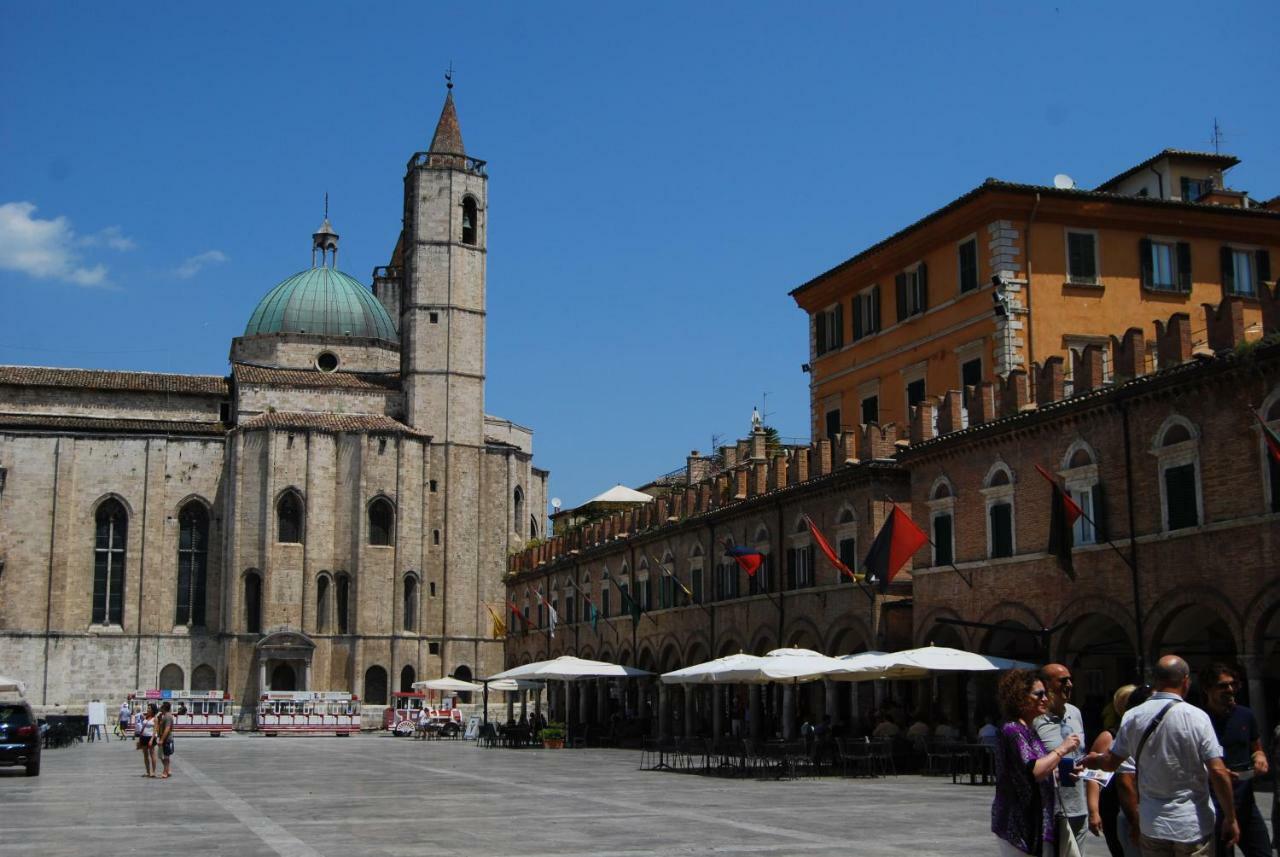 A Casa Di Lola Bed and Breakfast Ascoli Piceno Buitenkant foto